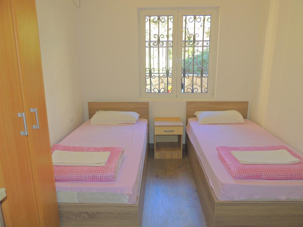 Guest House Jelena บุดวา ภายนอก รูปภาพ