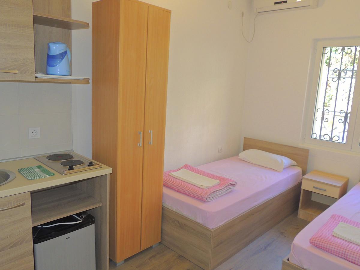 Guest House Jelena บุดวา ภายนอก รูปภาพ