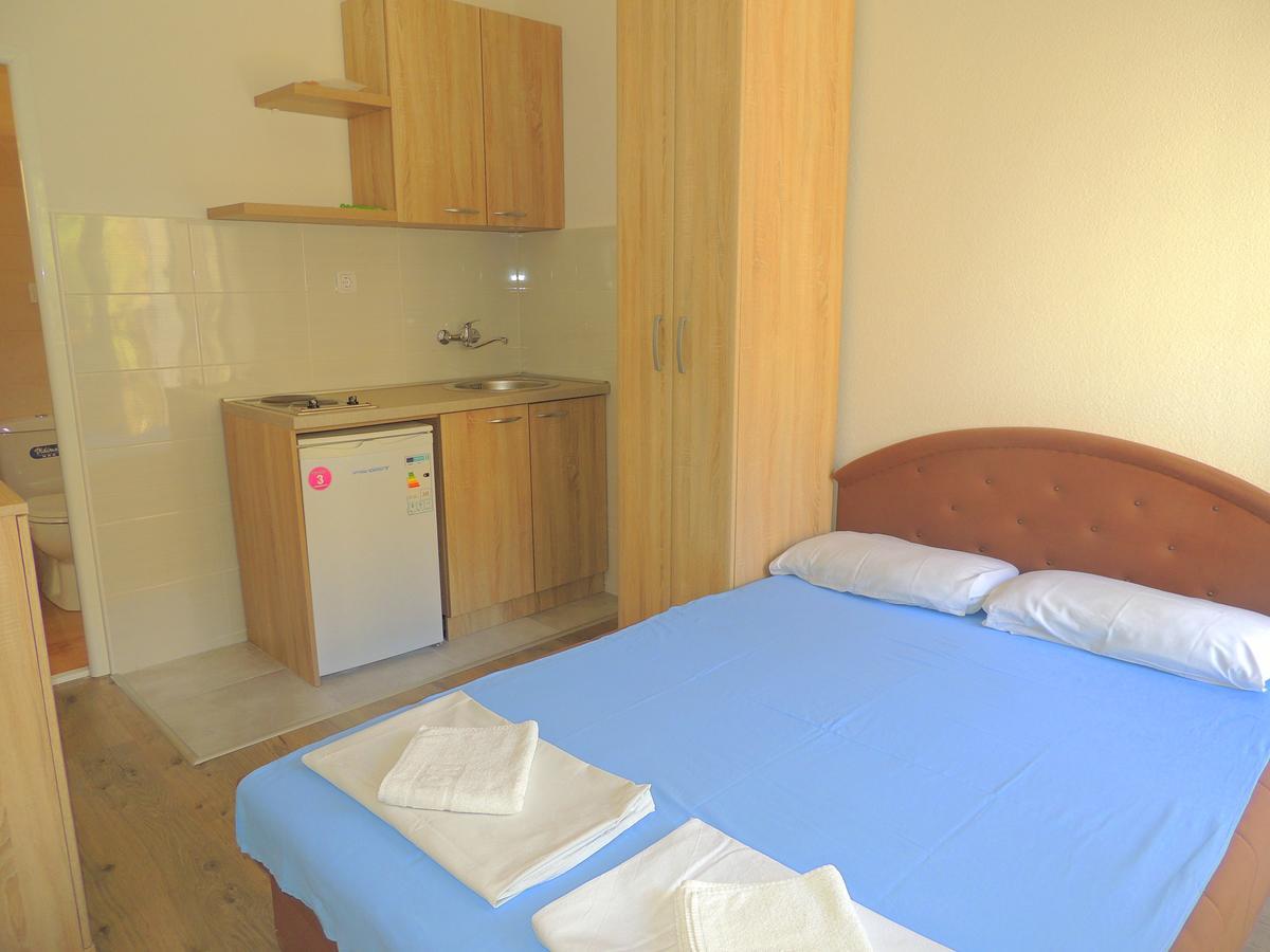 Guest House Jelena บุดวา ภายนอก รูปภาพ