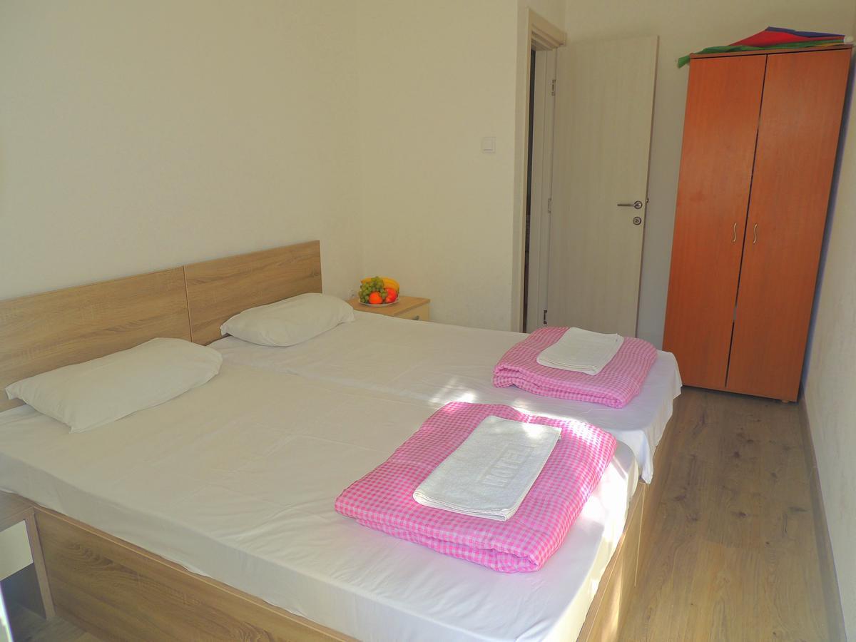 Guest House Jelena บุดวา ภายนอก รูปภาพ