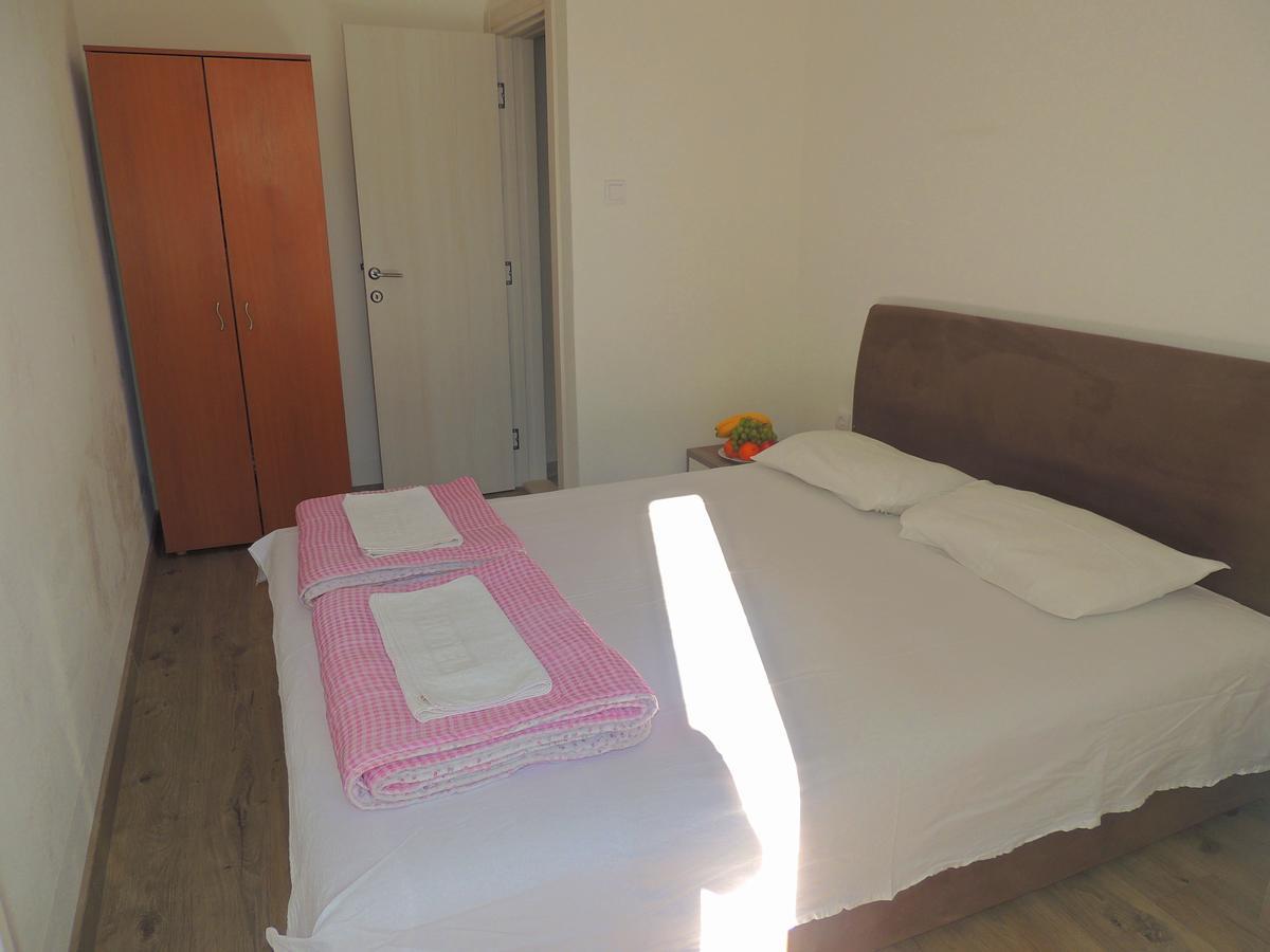 Guest House Jelena บุดวา ภายนอก รูปภาพ